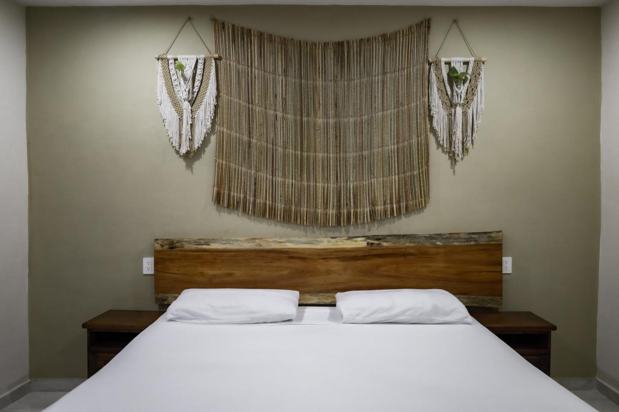 Hostal Tunich Naj & Hotel Вальядолид Экстерьер фото
