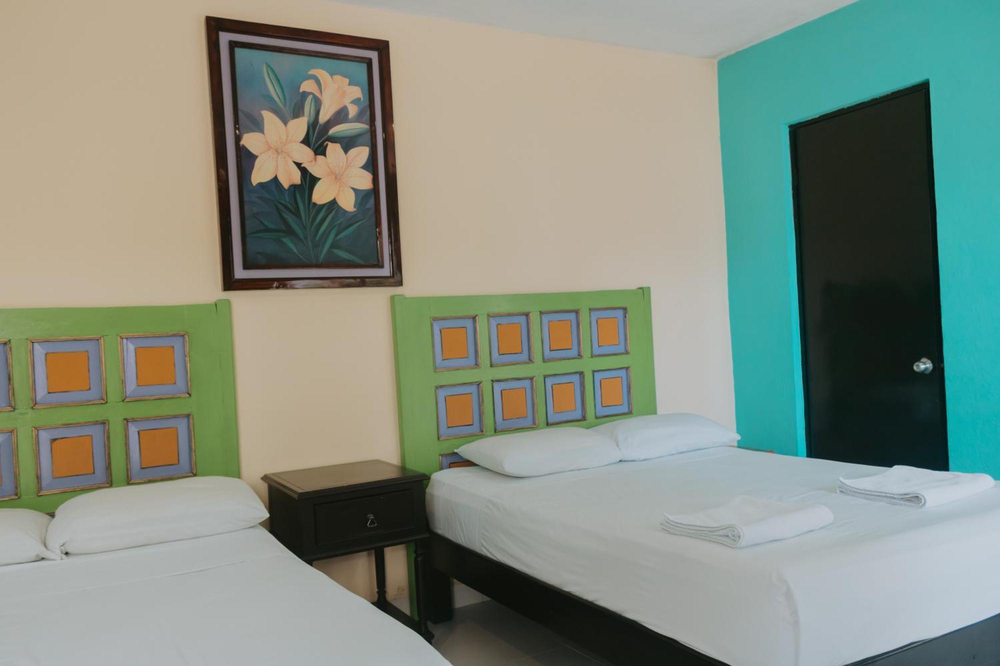 Hostal Tunich Naj & Hotel Вальядолид Экстерьер фото
