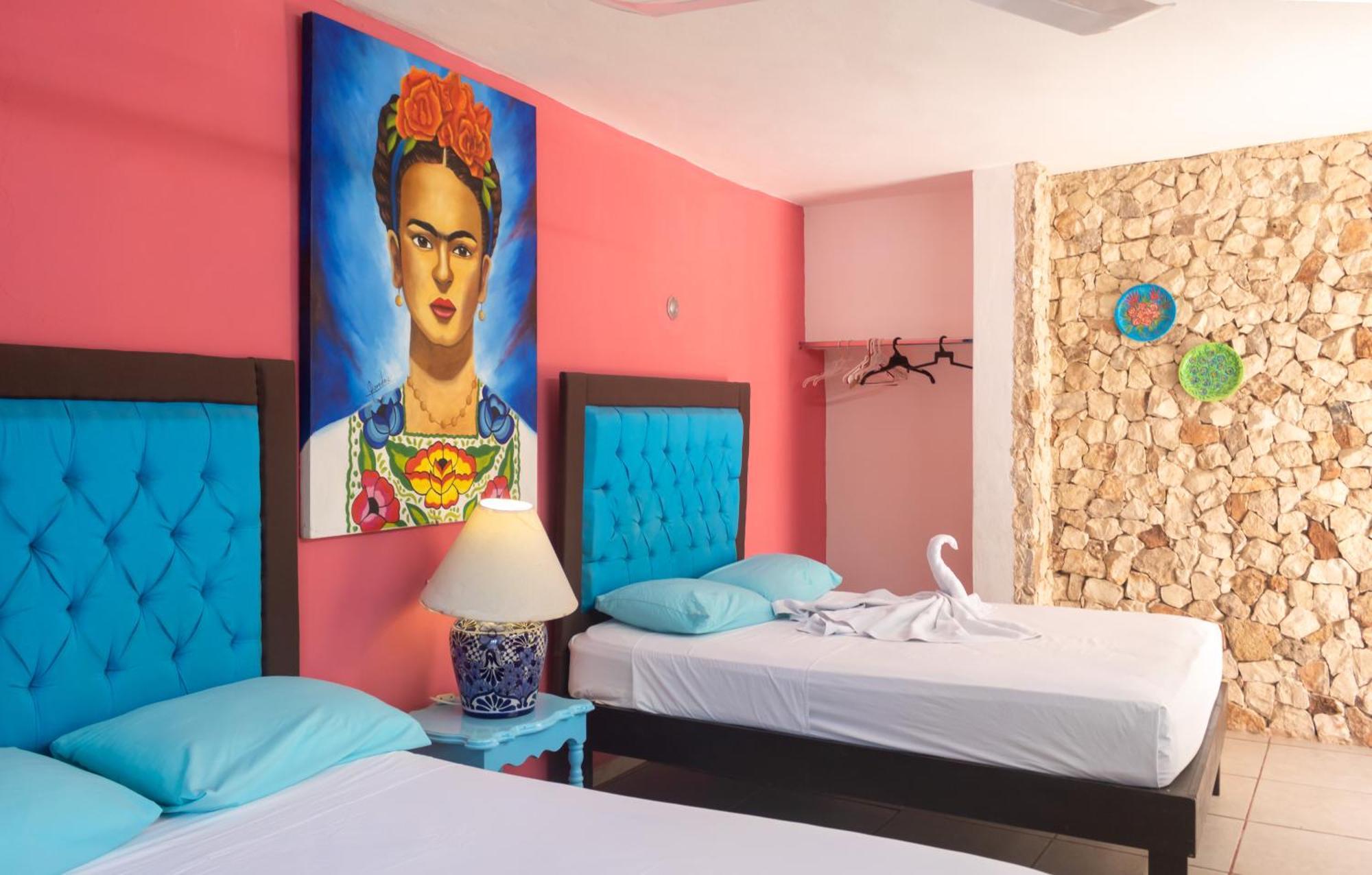 Hostal Tunich Naj & Hotel Вальядолид Экстерьер фото