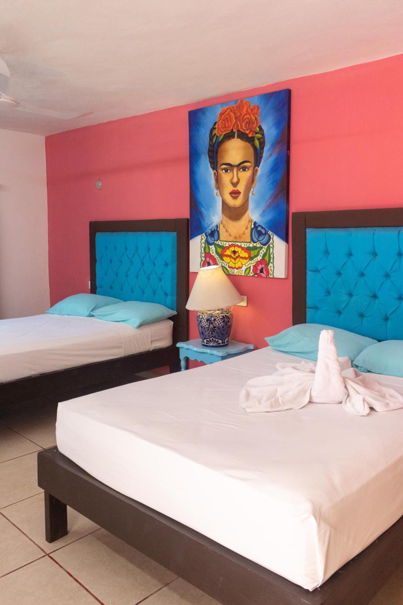 Hostal Tunich Naj & Hotel Вальядолид Экстерьер фото